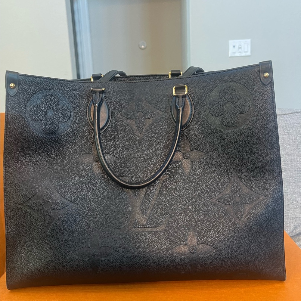 Onthego GM tote bag in grained Monogram Empreinte like new no flaws